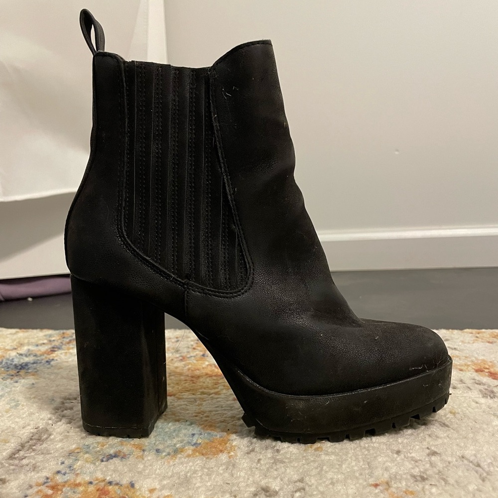 Black bootie